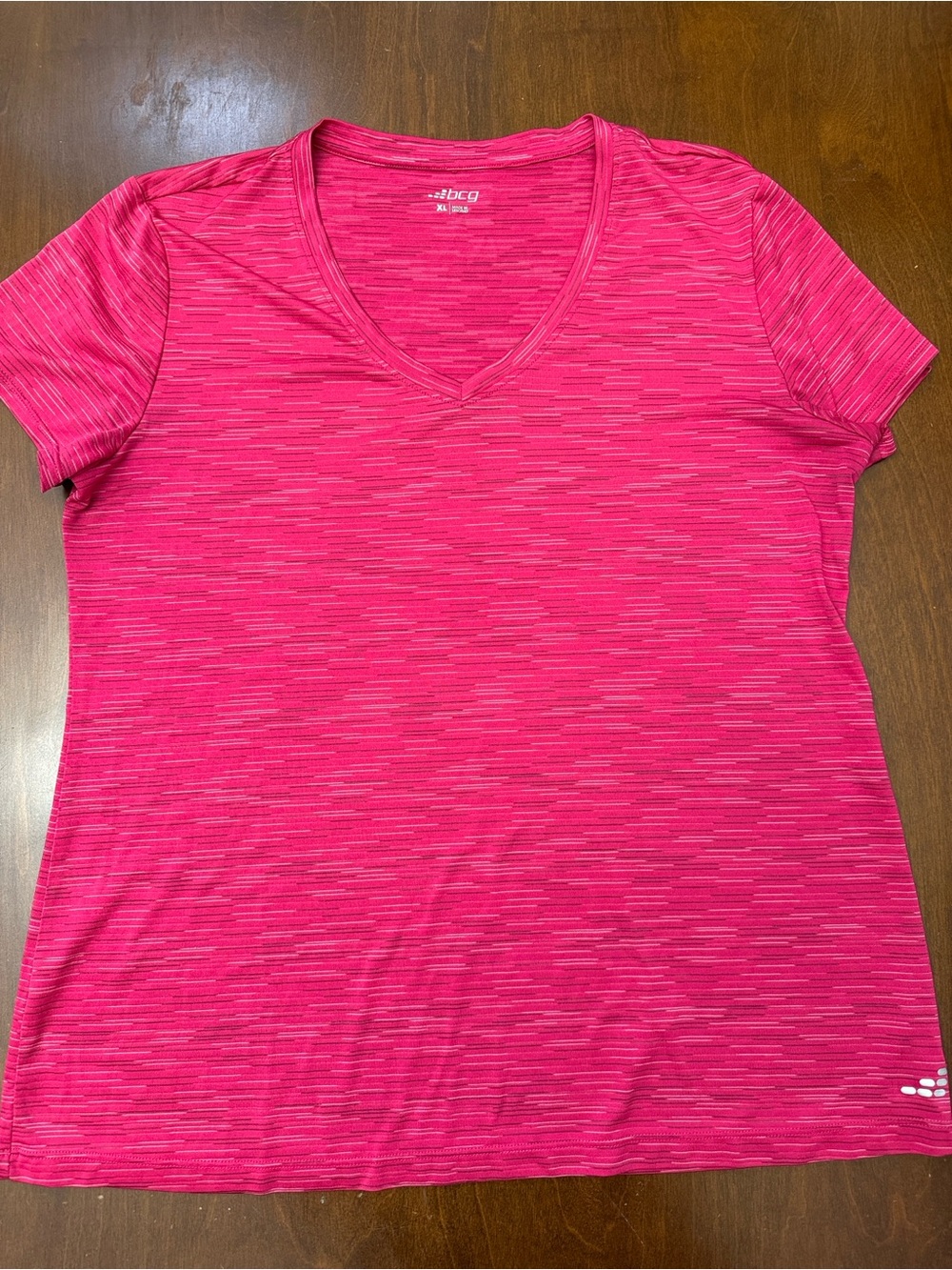 Lot of Two DSG V-Neck Shirts Size XL - Picture 4 of 6